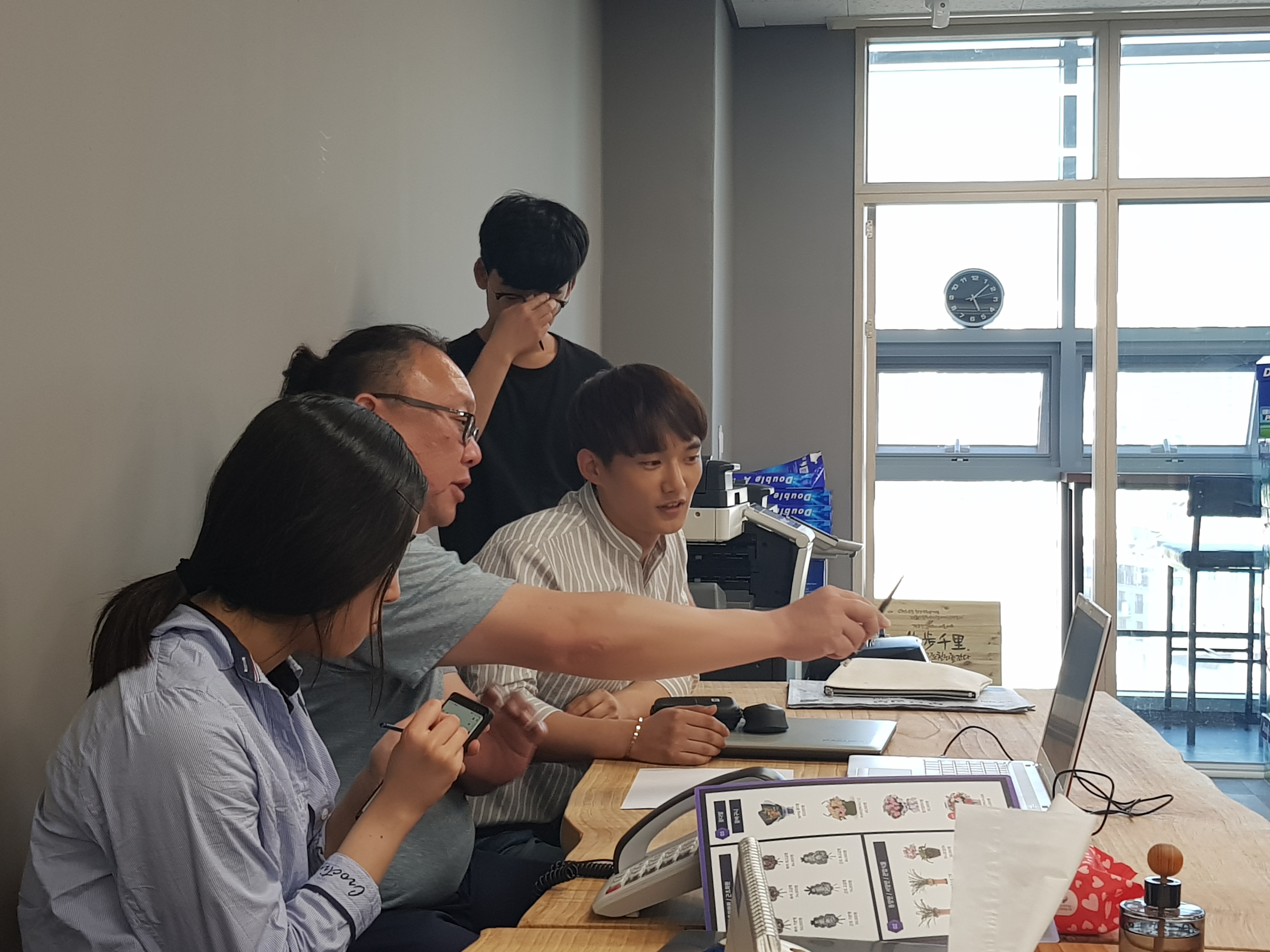 포토뉴스 - 2019. 2학년 캡스톤디자인 프로젝트- 산업체 컨설팅-(주)예홀 | 웹툰디자인과